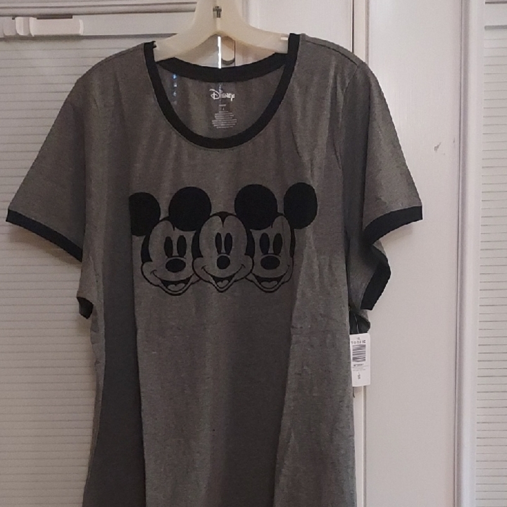 TORRID PLUS SIZE 4X Women's Disney Gray Mickey Mouse T-Shirt